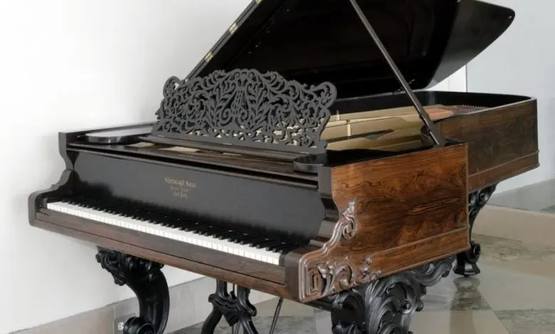 Grand Pianos