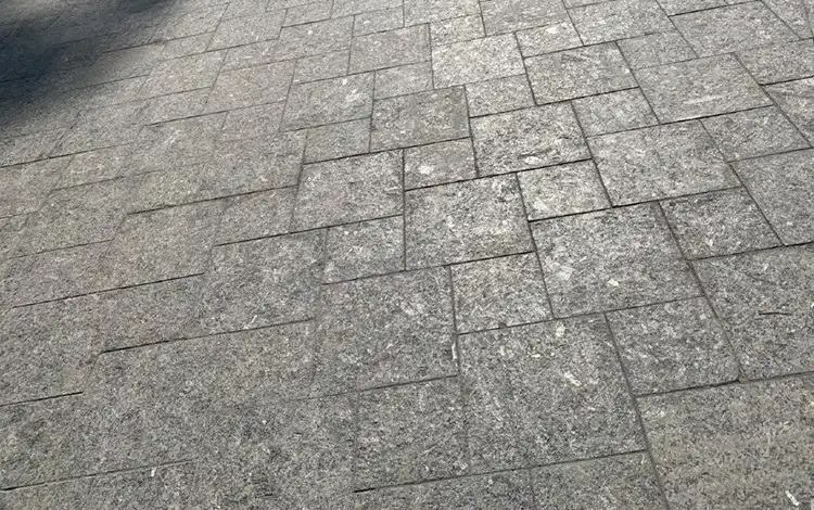 Paving slabs made of Labradorite