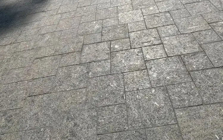 Paving slabs made of Labradorite